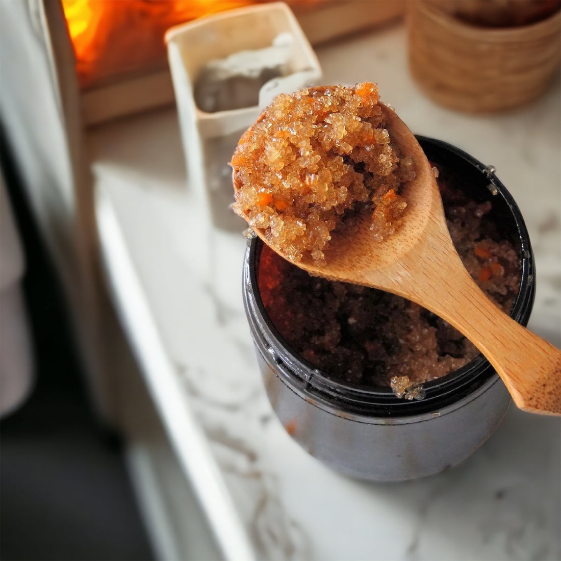 Dry vs Wet Sugar Scrubs: The Battle for the Skin